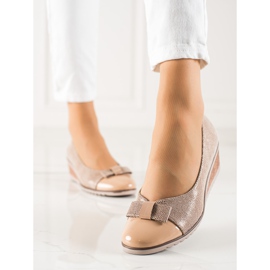 W. Potocki Glänsande bekväma pumps beige brun 1