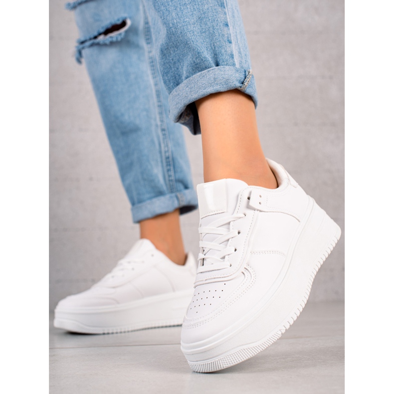 TRENDI Fashionabla Sneakers På En Bred Plattform vit 1