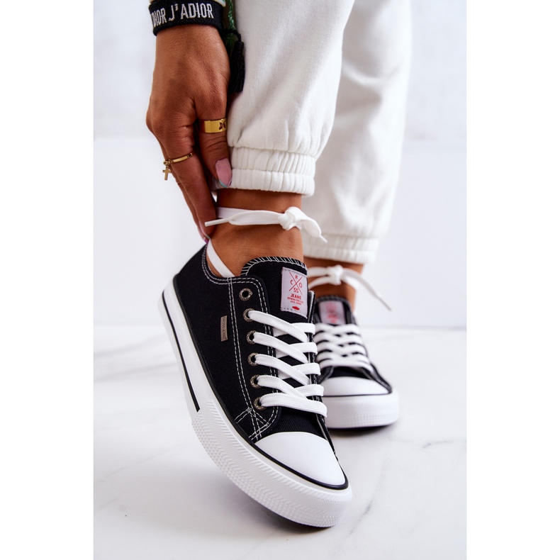 Klassiska sneakers för kvinnor Cross Jeans JJ2R4011C Svart 1