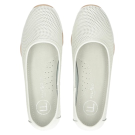 Genombrutna vita ballerinor i läder Filippo DP3681 / 22 WH mångfärgad 3