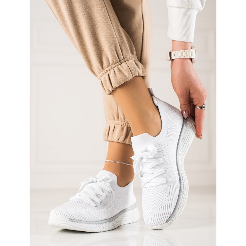 TRENDI Vita sportskor med snörning 2