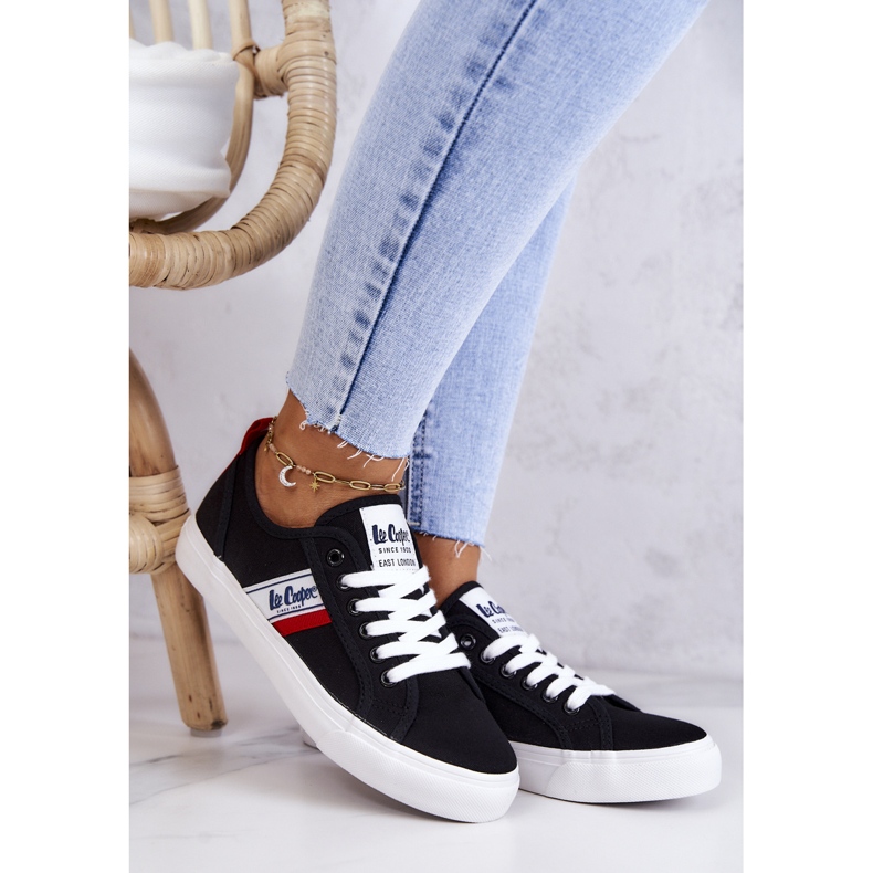 Lee Cooper sneakers. LCW-22-31-0832L svart 1