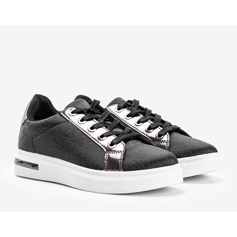 Mattsvarta sneakers med vit Shift-sula 1