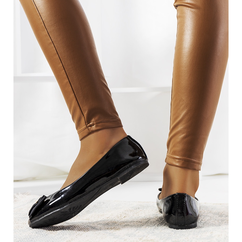 Svart patent Flynn ballerinor 1