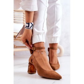 Mocka Pumps With A Row Maciejka 05059-29 Brun 2