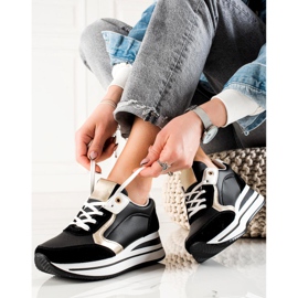 TRENDI Snygga sneakers svart 1