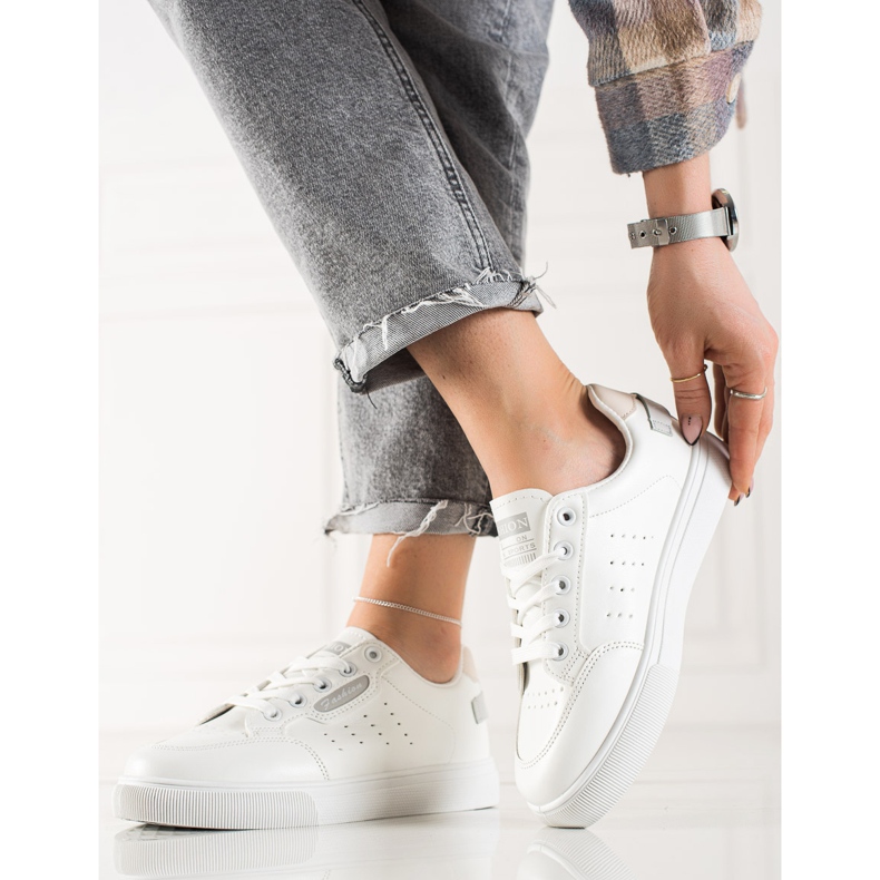 TRENDI Sportskor tillverkade av ekoläder vit 1