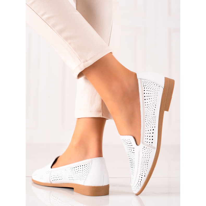 Goodin Loafers i läder med genombrutet mönster vit 1