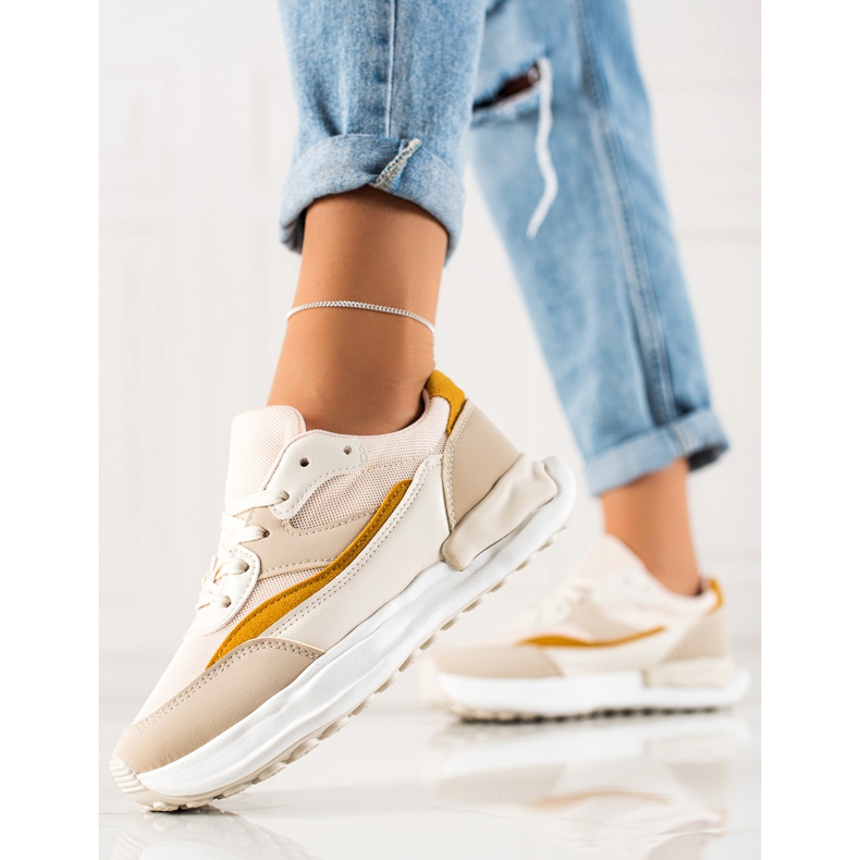 TRENDI Bekväma beige sneakers 1