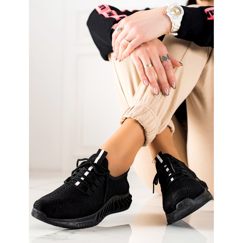 TRENDI Ljussvarta sportskor 1