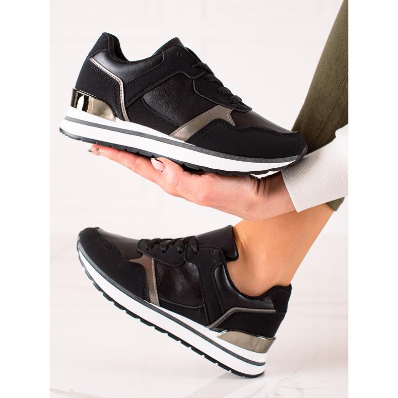 TRENDI Svarta sneakers på plattformen 1