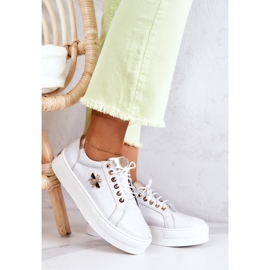 FILIPCZYK Läder Sportskor På En Vit Bellisia Plattform 1