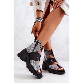 Maciejka 05321-03 Grå och svarta läderskor silver- 2