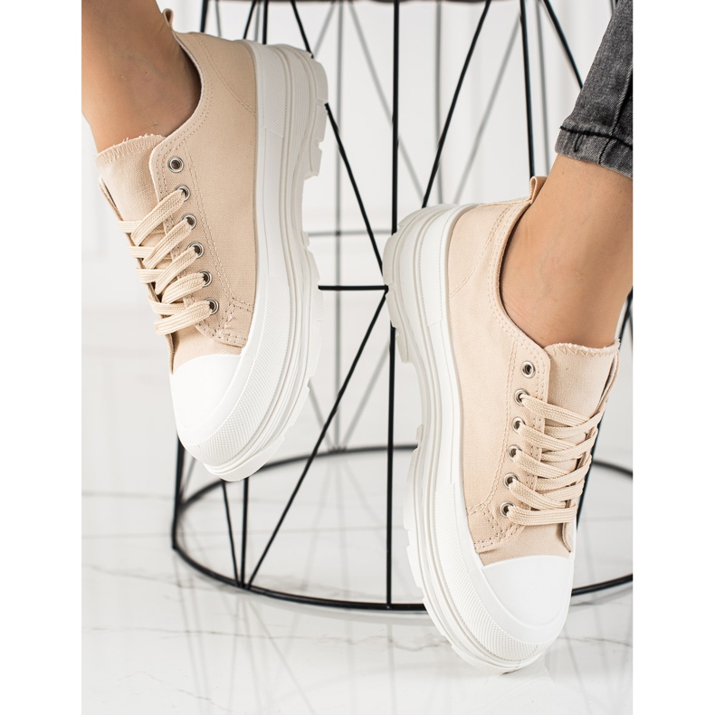 TRENDI Fashionabla beige sneakers 1