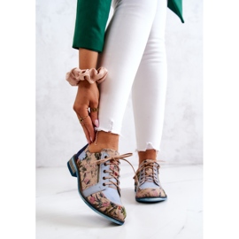 Läderskor för kvinnor med blommor Maciejka 5096A-34 Blå mångfärgad 1