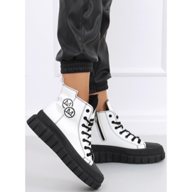 Ayse VIT / SVART sneakers 1