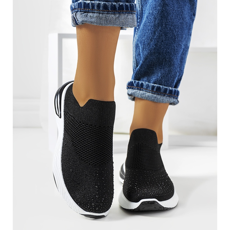 Svarta slip-on sneakers från Winston 1