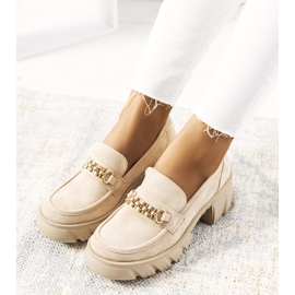 Beige loafers på en tjock Jeri-sula 1