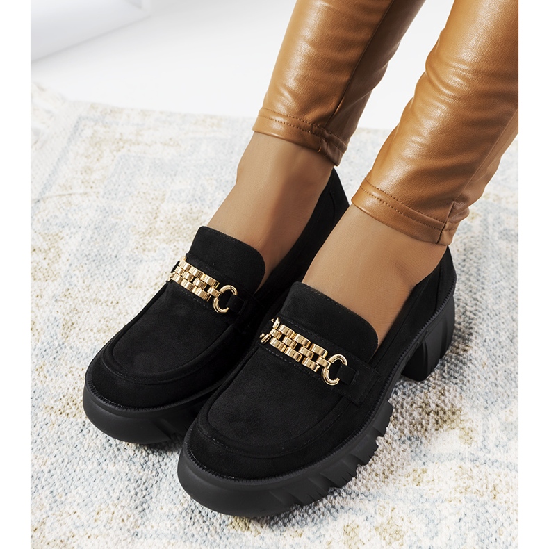 Svarta loafers på en tjock Jeri-sula 1