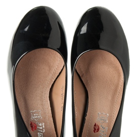 Yes Mile Lackerade pumpar svart 1