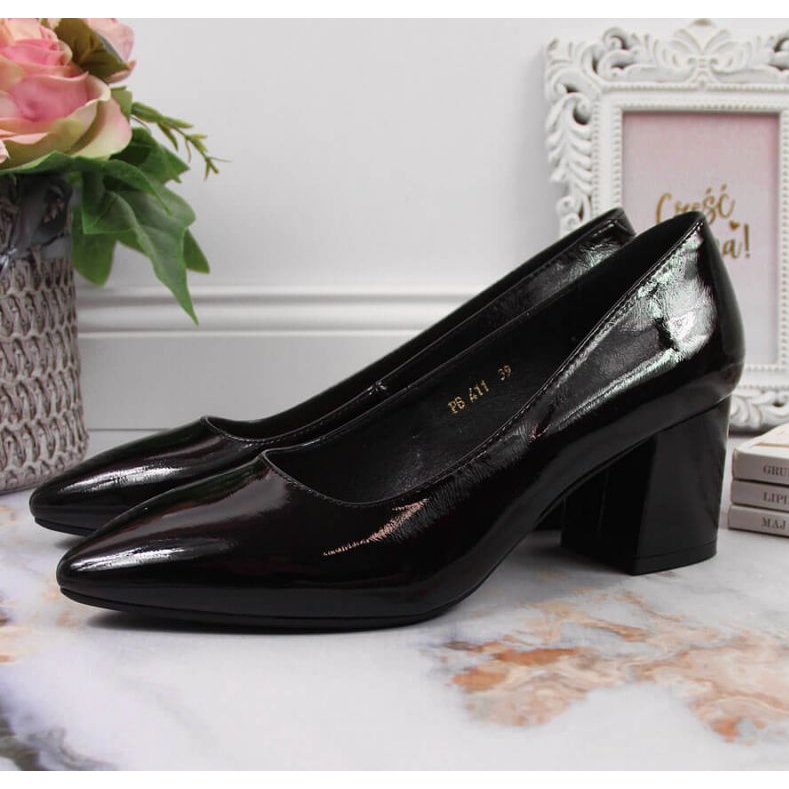 Pumpar på stolpen av Serio Leone W SK358C svart 2