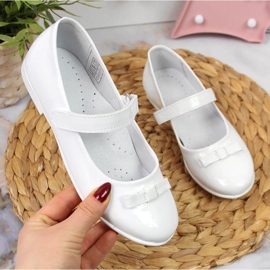 Nattvardsballerinor med kardborre Kornecki Jr KOR6493C vit 1