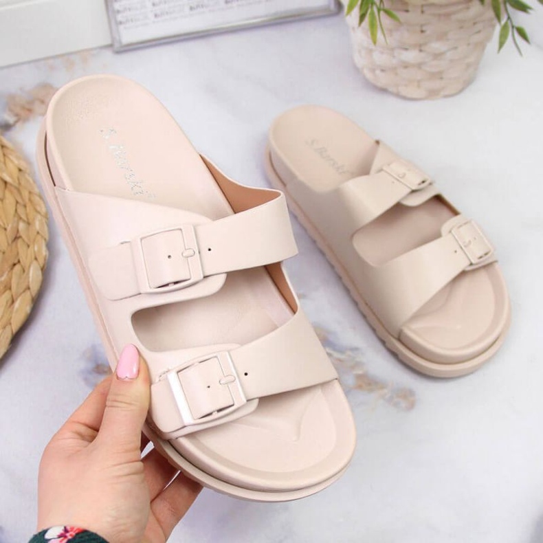 Gummitofflor med spännen S. Bararski W OLI157A beige 1