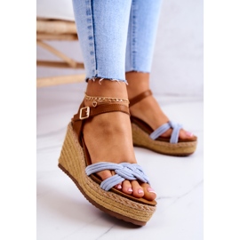 FB2 Fashionabla Sandaler På En Kil Blå Roseville 1