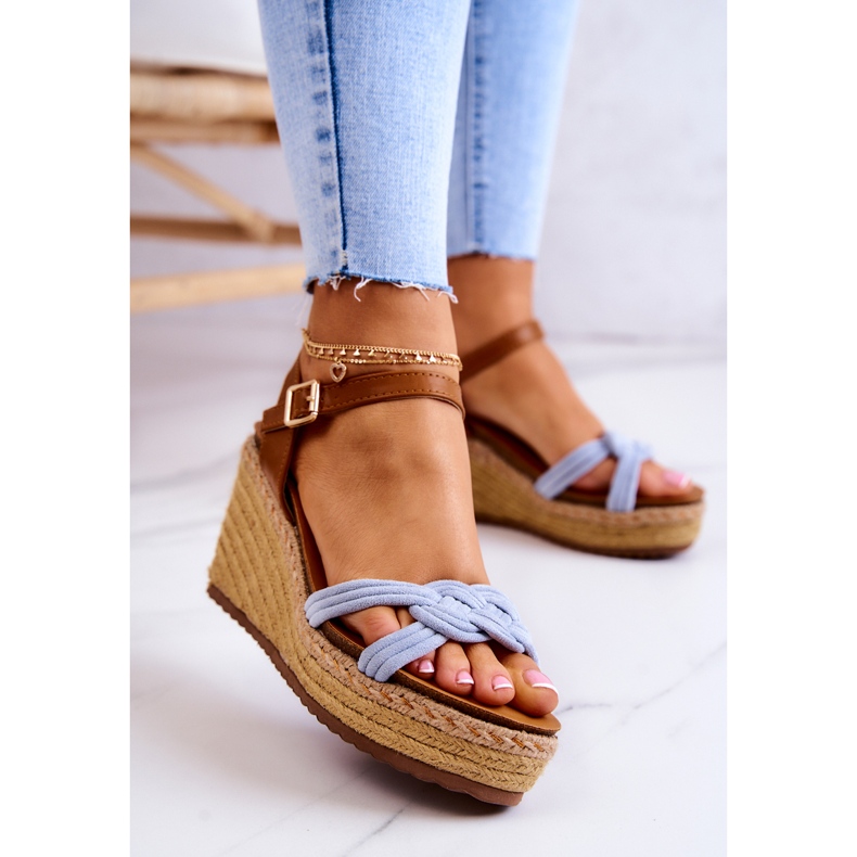 FB2 Fashionabla Sandaler På En Kil Blå Roseville 1