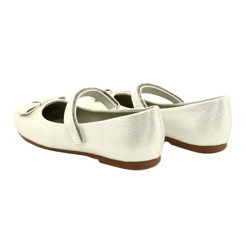 Miss Tjejernas ballerinor med en silverbåge 5