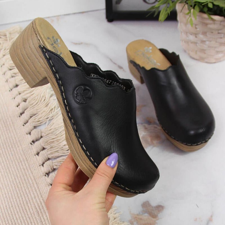 Skinntofflor Rieker W RKR530 svarta 1