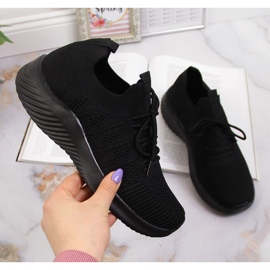 Svarta sportskor glider på Filippo W PAW341 1