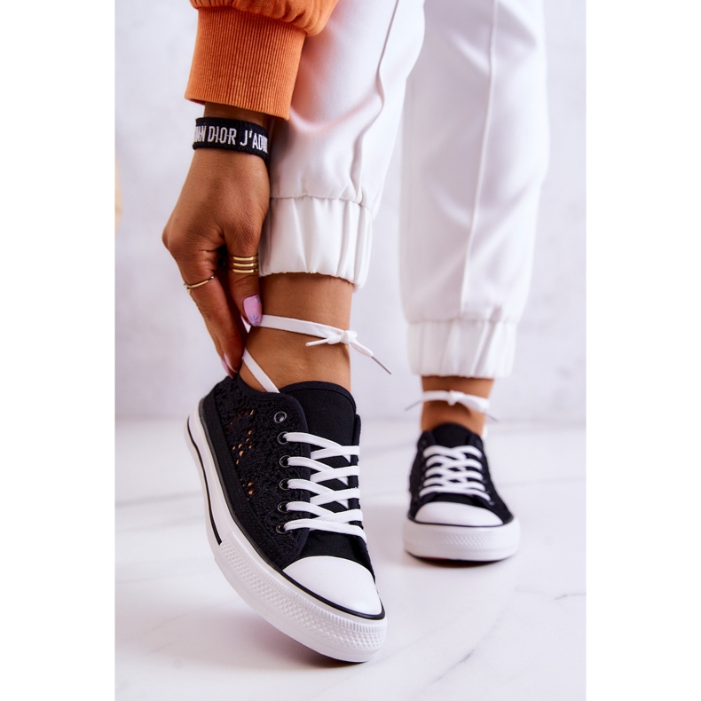 Damsneakers i svart Venture-tyg med genombrutna mönster 1