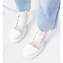 Vita stövlar med genombruten Potts ovandel 1