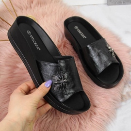 Kiltofflor med en insekt Vinceza W JAN118A svart 1