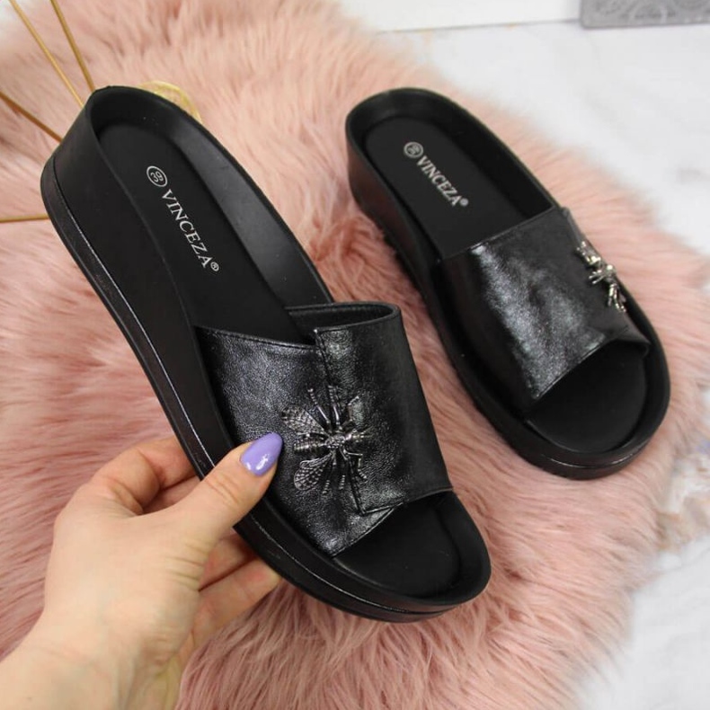 Kiltofflor med en insekt Vinceza W JAN118A svart 1