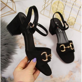 Sandaler på stolpen med dekorationen S. Bararski W OLI158A svart 1