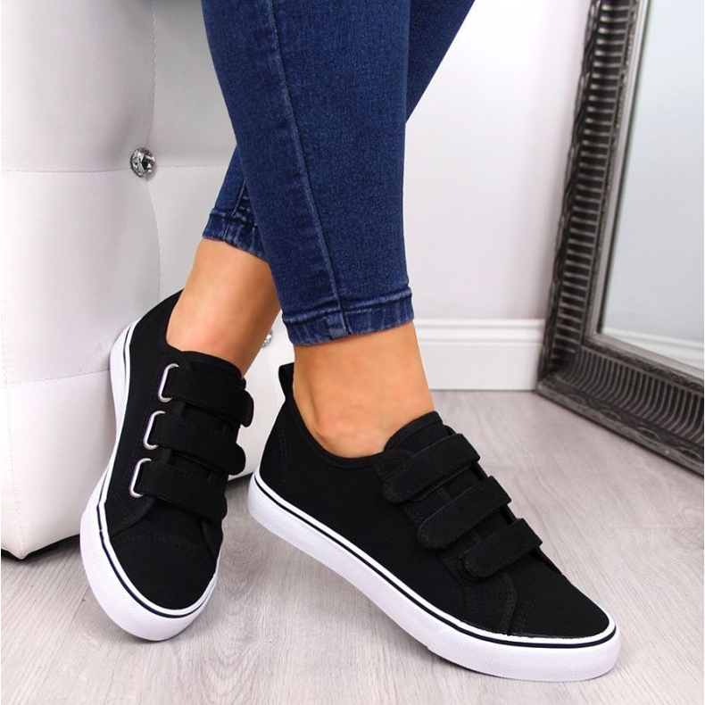 Textilsneakers med kardborre Atletico W ATC336B svarta 2