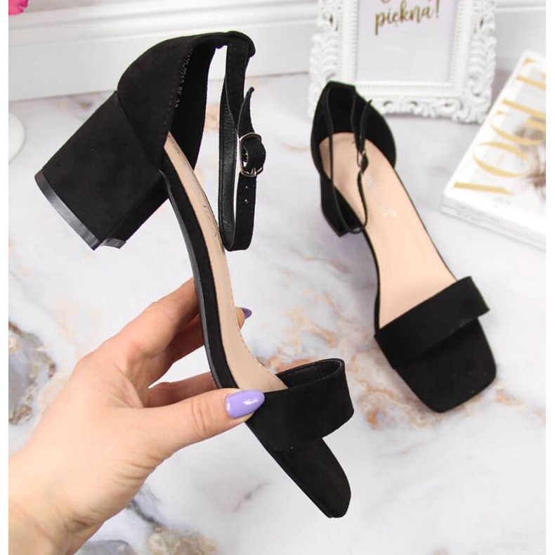 Svarta sandaler på Vinceza W JAN107A stolpen 1