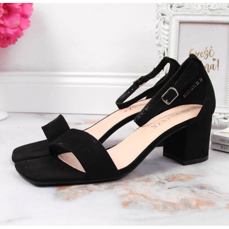 Svarta sandaler på Vinceza W JAN107A stolpen 2