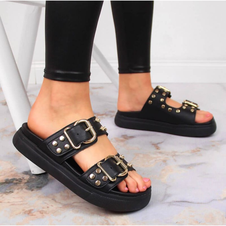 Tofflor med nitar Bugatti JJ253070 W INT1720A svart 2