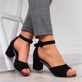 Svarta sandaler på Vinceza W JAN96B stolpen 2