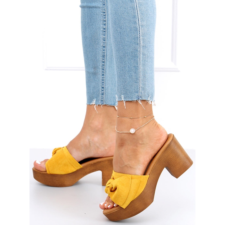 Tofflor ala Zeri Gula träskor 1