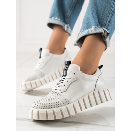 ARTIKER Vita modeläderskor 1