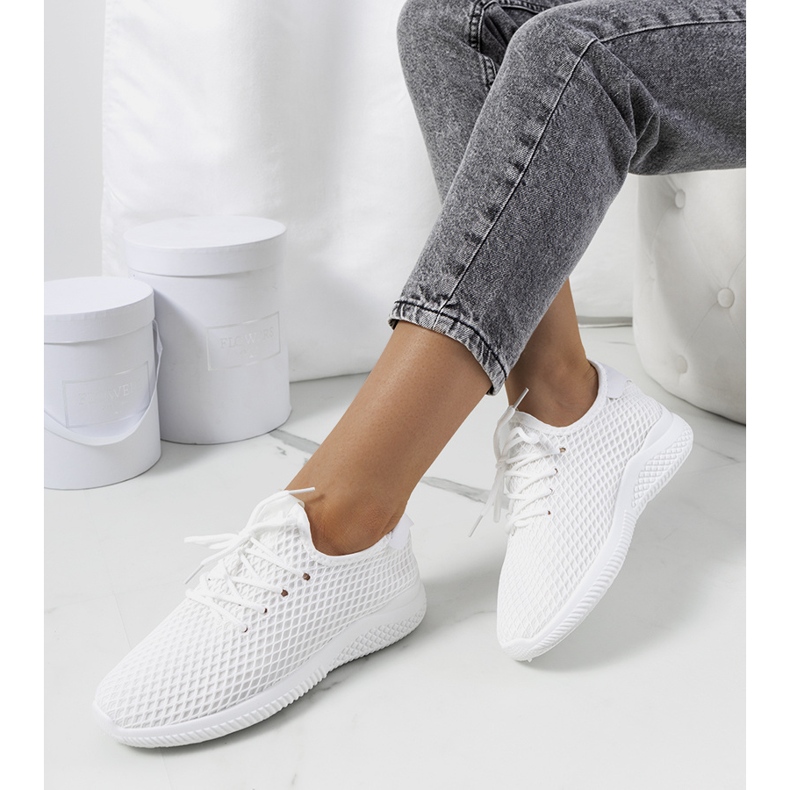 Vita sportsneakers från Amine 1