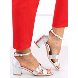 Högklackade sandaler från Nabila Silver 1