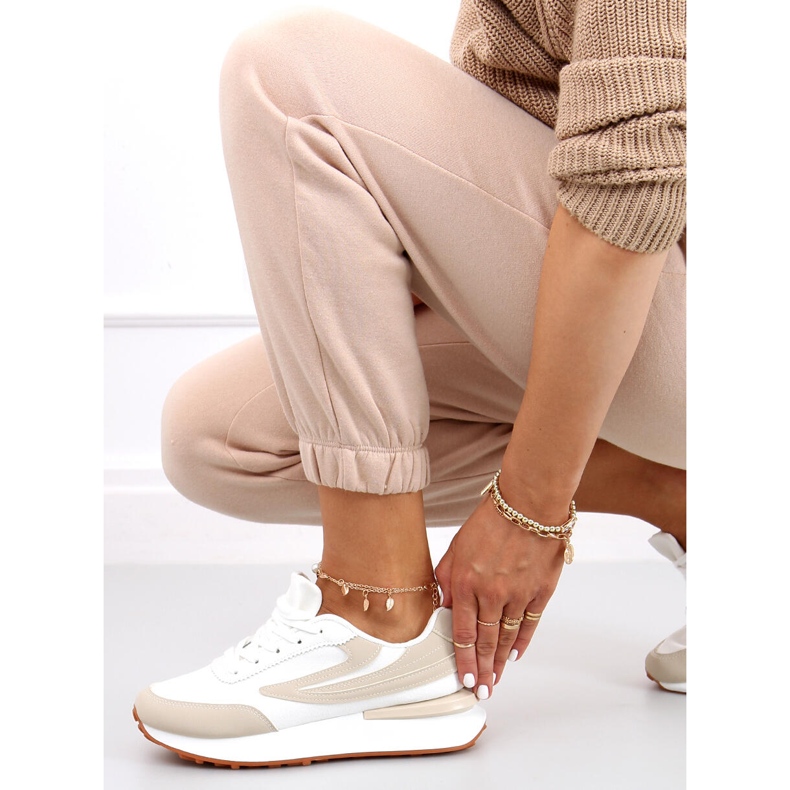 Naila Beige sportskor för kvinnor vit 2