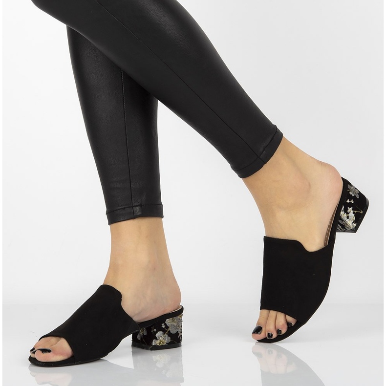 Filippo DK1359 / 20 Bk svarta tofflor 1