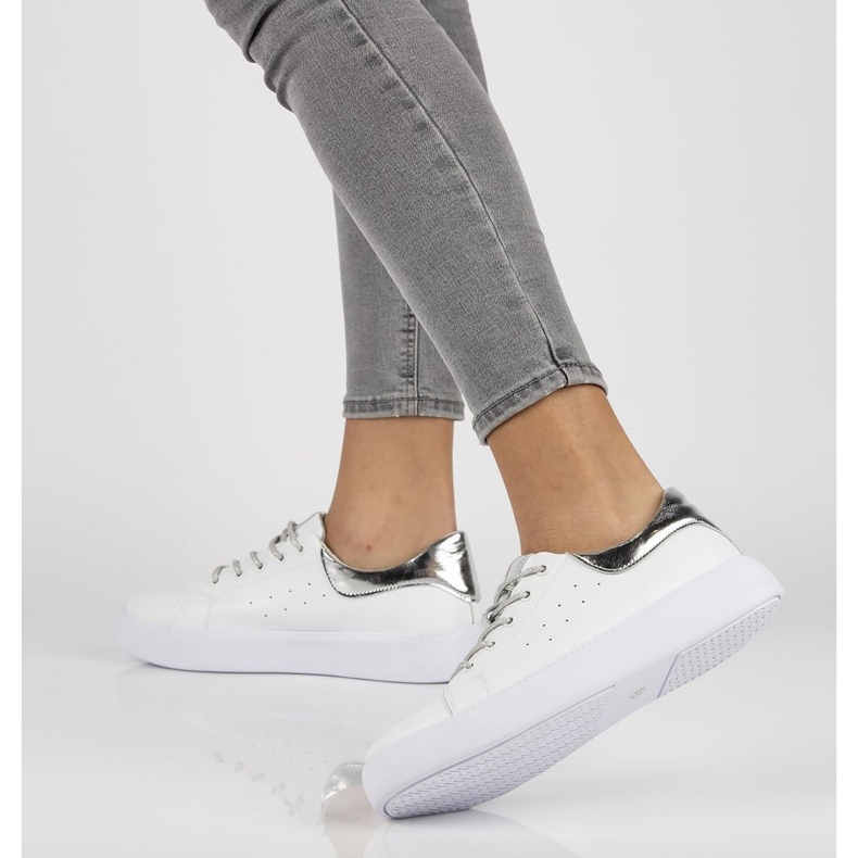 Läderskor Filippo DP2157 / 21 Wh vita 1