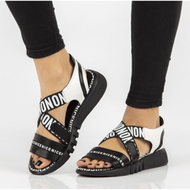 Svarta sandaler på kilen Filippo DS2317 / 21 Bk 1